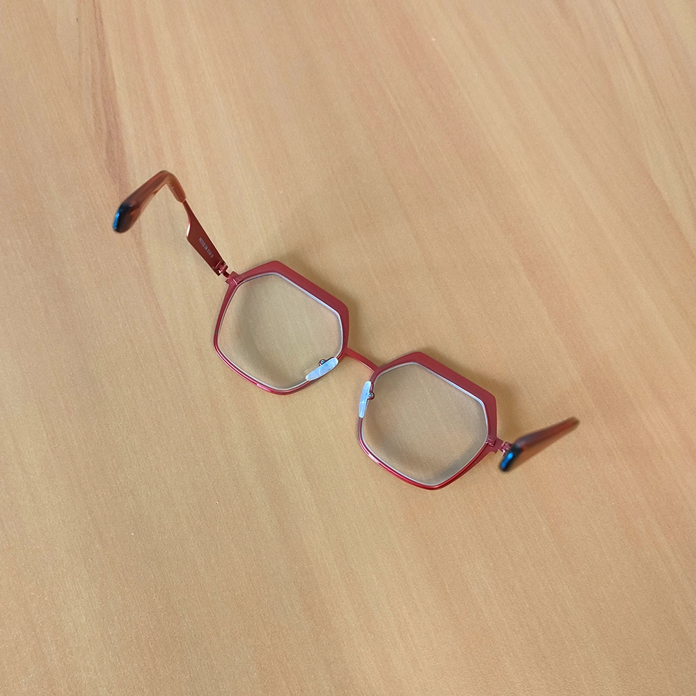 lunettes posées sur leur verres