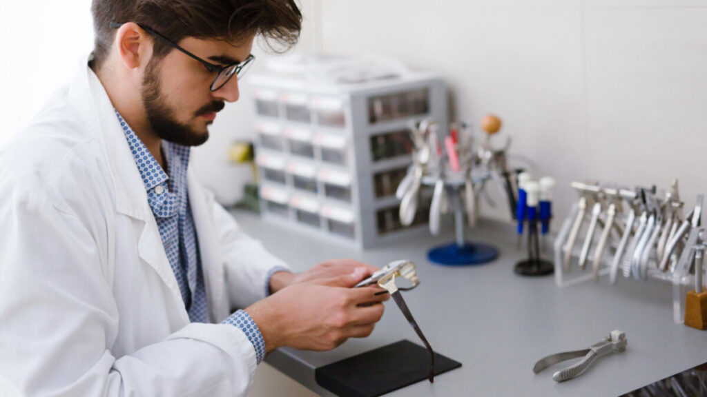 reparer une monture de lunette